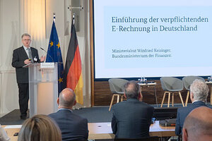 Winfried Keisinger (Bundesministerium der Finanzen) refe­rier­te über die Ein­füh­rung der ver­pflich­ten­den E-Rech­nung in Deutschland.