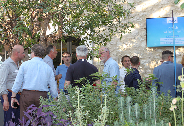 Gelegenheit zum Networking bei der Vorabendveranstaltung im Winzerkeller in Ingelheim